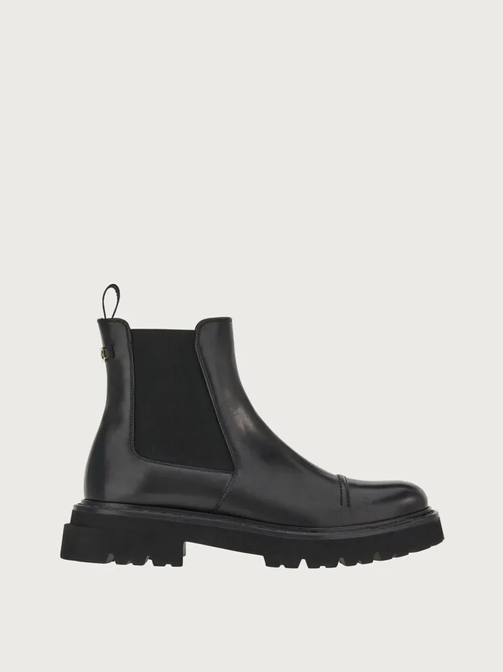 Ferragamo Men Chelsea boot Black