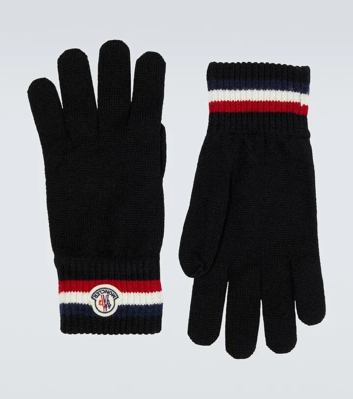 Virgin wool gloves