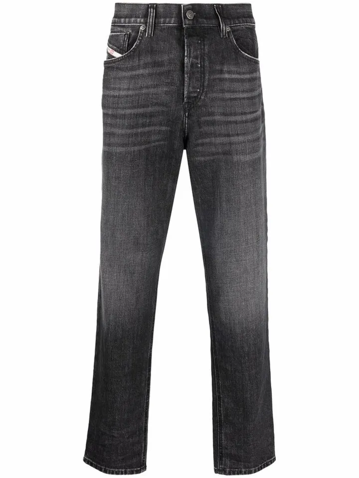 D-Fining tapered whisker jeans