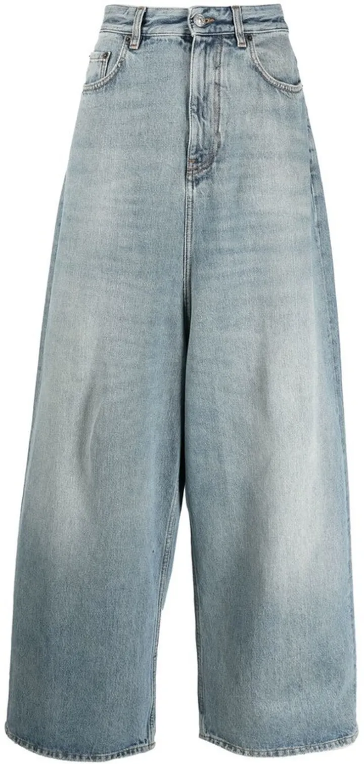 Low-crotch wide-leg jeans