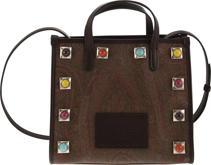 Globetrotter Shopping With Multicoloured Studs