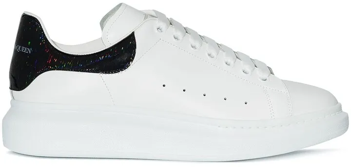 Oversized low-top sneakers