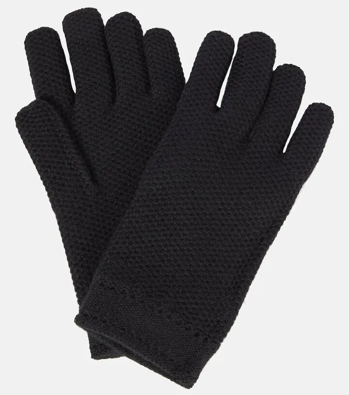 Crochet cashmere gloves