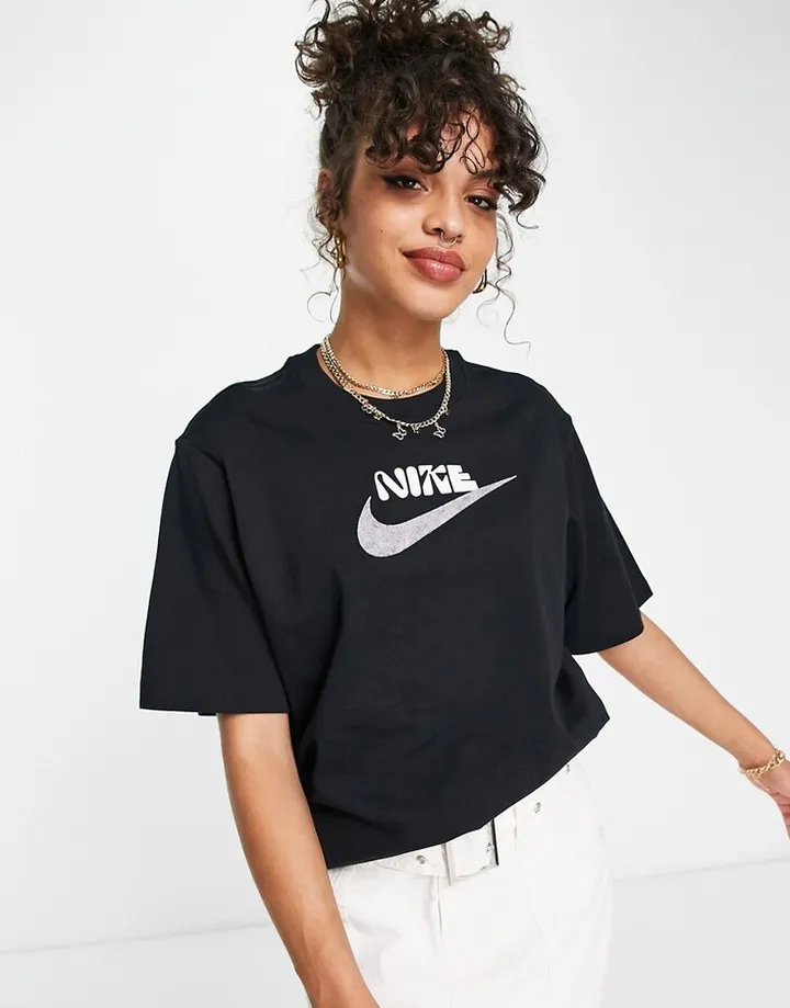 Nike Graphic boxy T-shirt in black