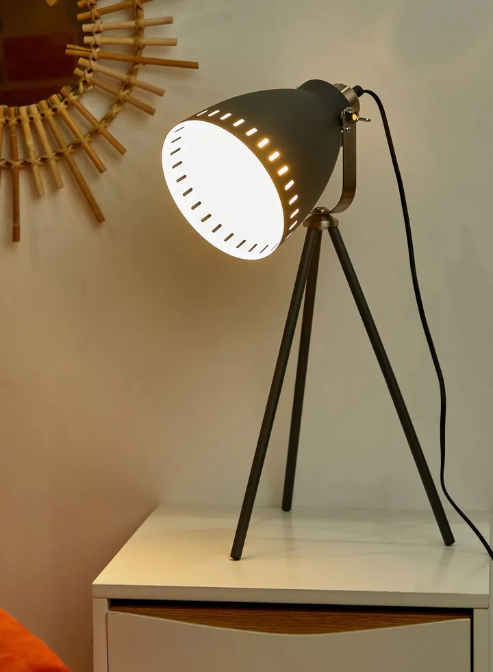 Black & Nickle Mingle Table Lamp