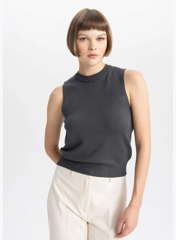 Woman Crew Neck Sleeveless Tricot Tank Top