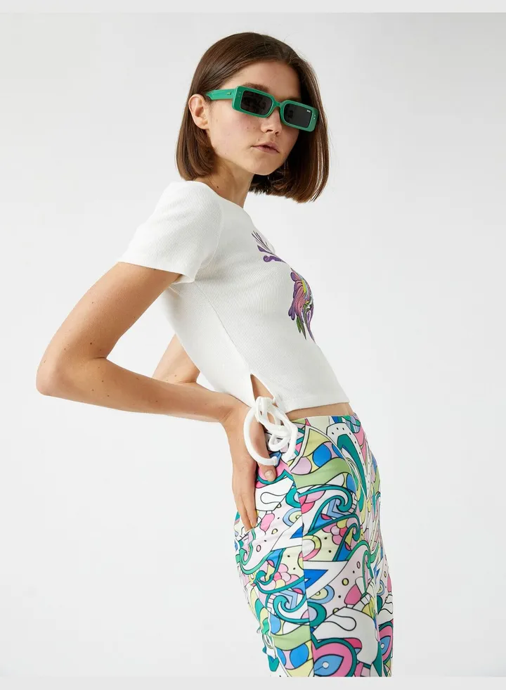 Printed T-Shirt Crew Neck Tie Detail