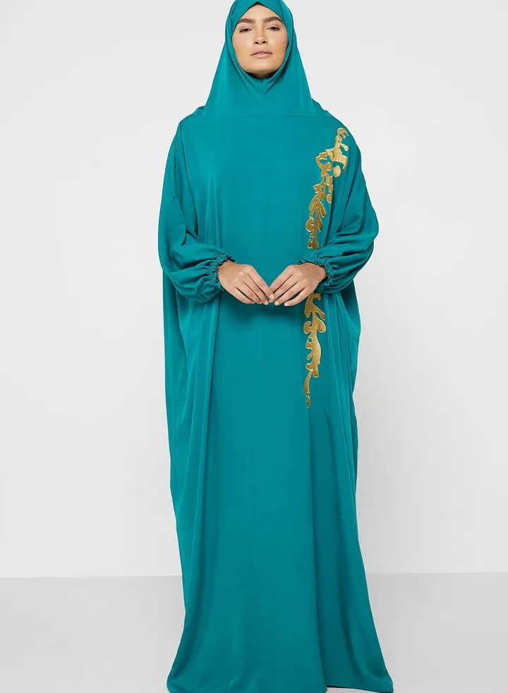 Embroidered Detail Cuff Prayer Dress