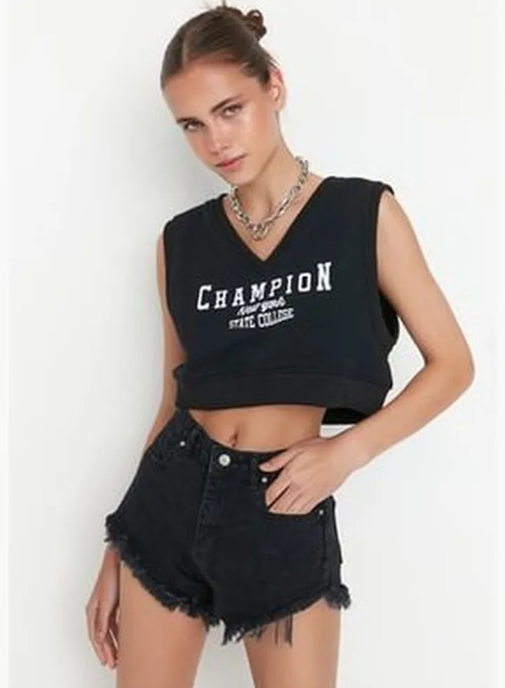 Black Ripped Detailed High Waist Denim Shorts TWOSS22SR00152