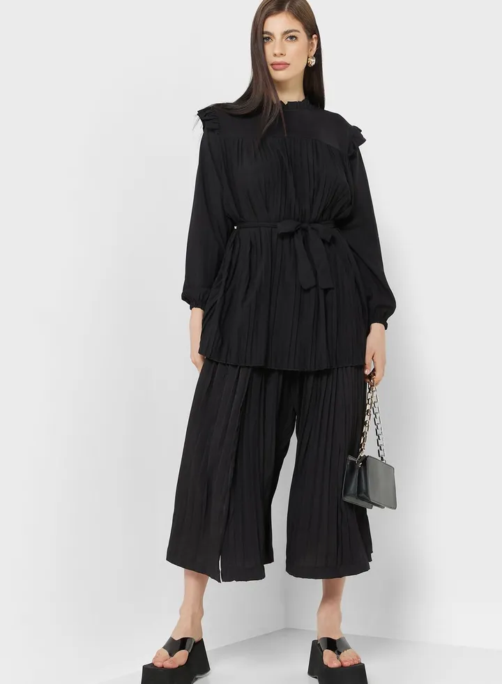 Belted Pleat Detail Paneled Pants