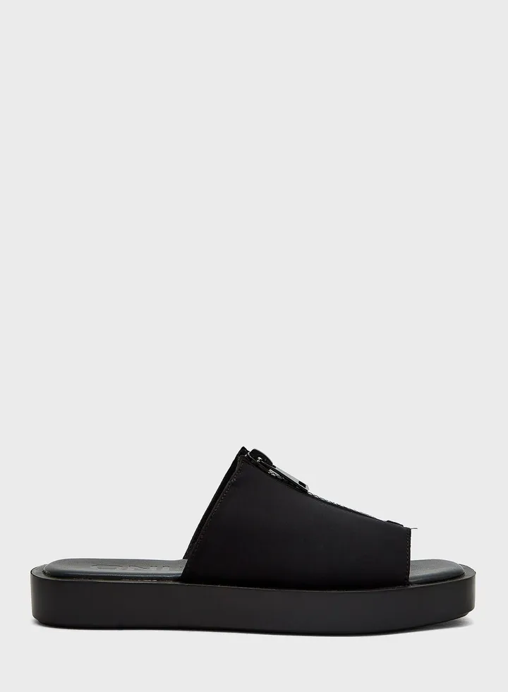 Mica-1 Flat Sandals