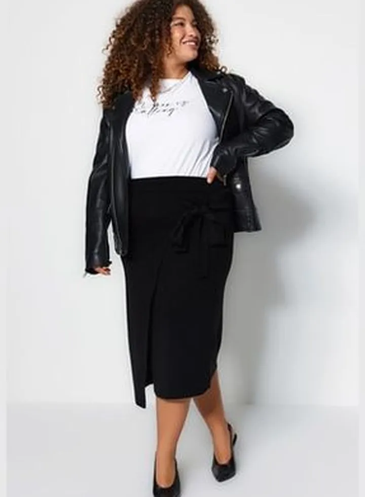 Black Front Detailed Knitwear Skirt TBBAW24AZ00002