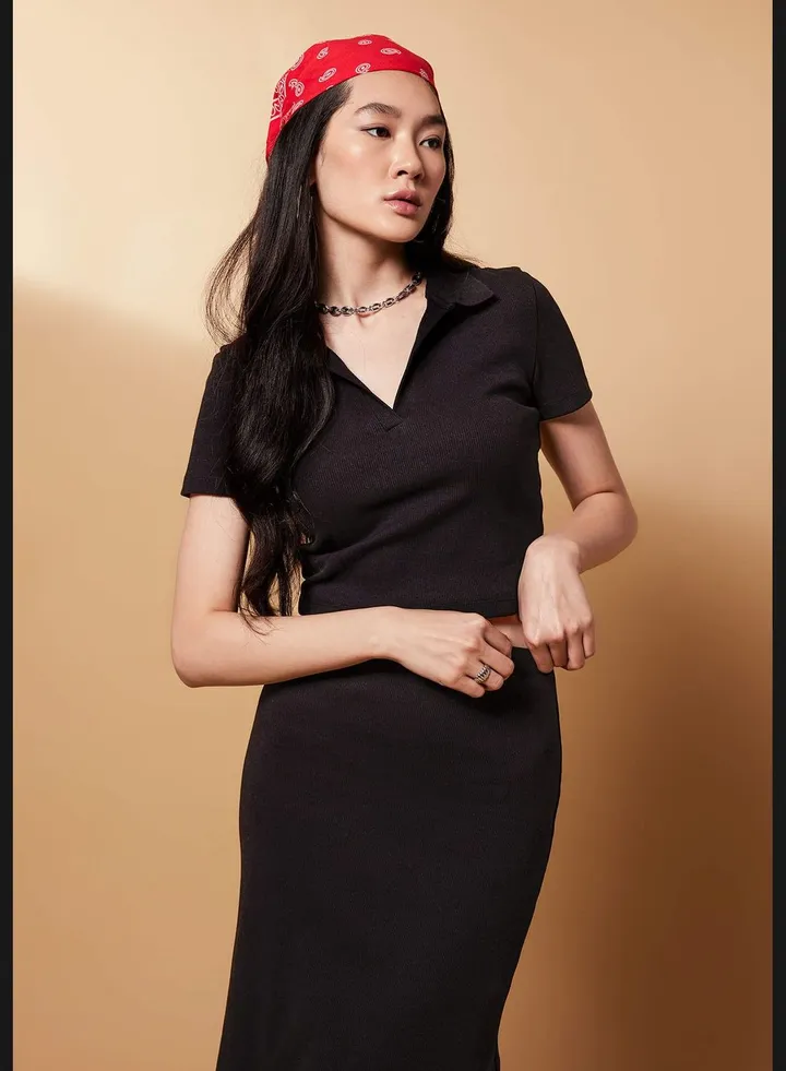 Woman Fitted Polo Neck Knitted Short Sleeve T-Shirt
