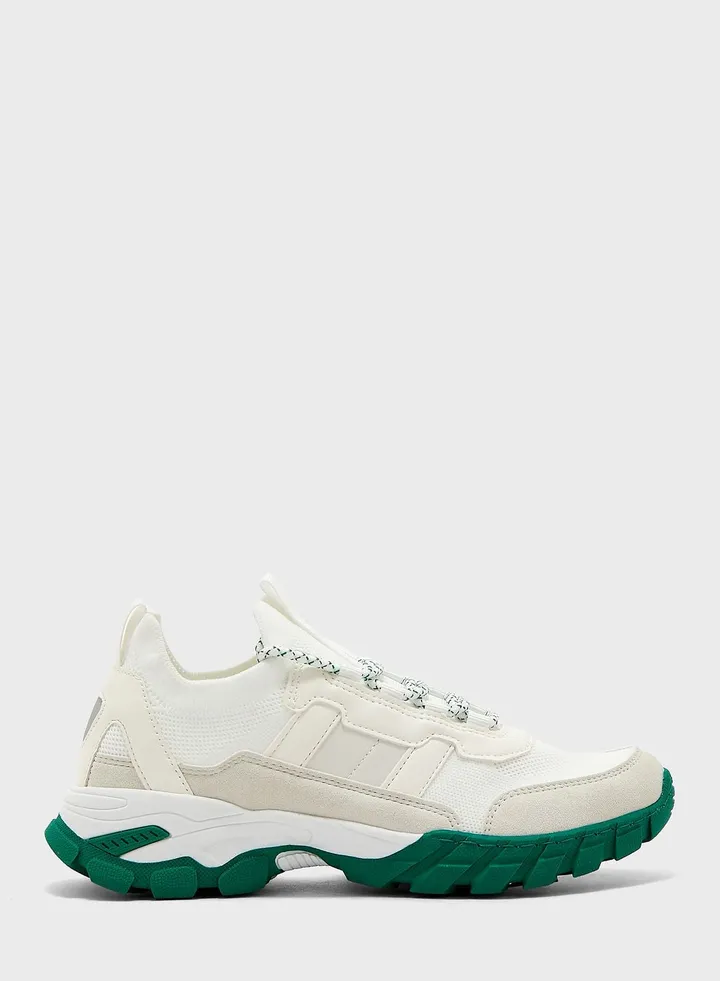 Saachi-2 Low Top Sneakers