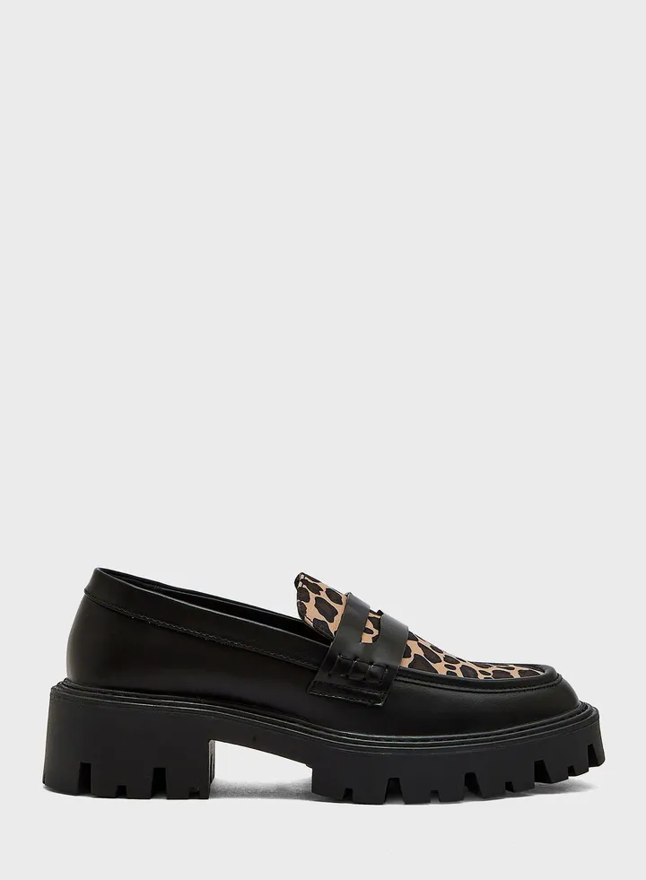 Lace Up Low Top Sneakers