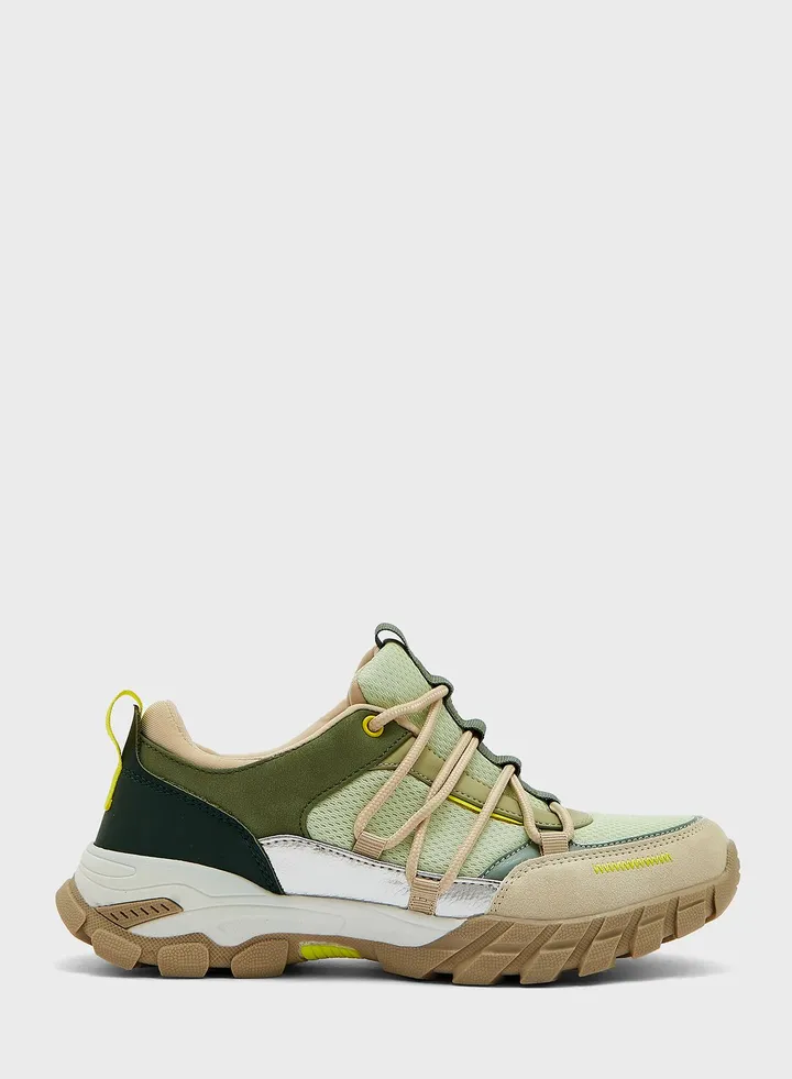 Saachi-1 Low Top Sneakers