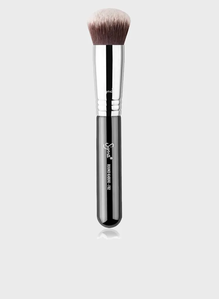 F82 - Round Kabuki Brush