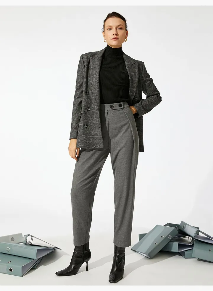 Pleated Carrot Trousers