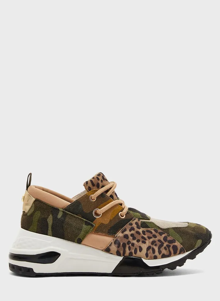 Cliff Low Top Sneaker