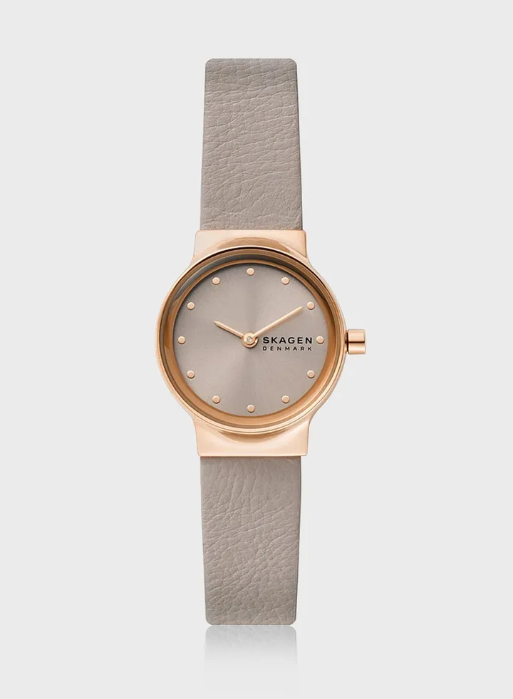Classic Leather Strap Analog Watch