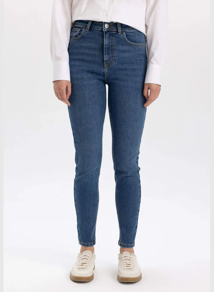 Woman Skinny Fit Denim Trousers