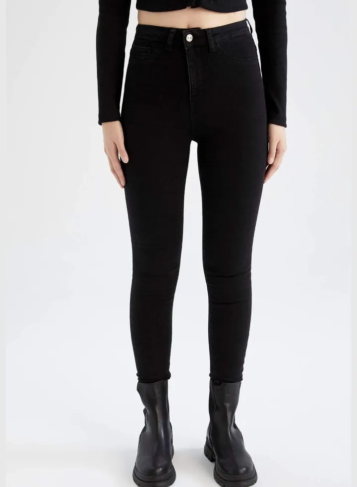 Woman Jegging Denim Trousers