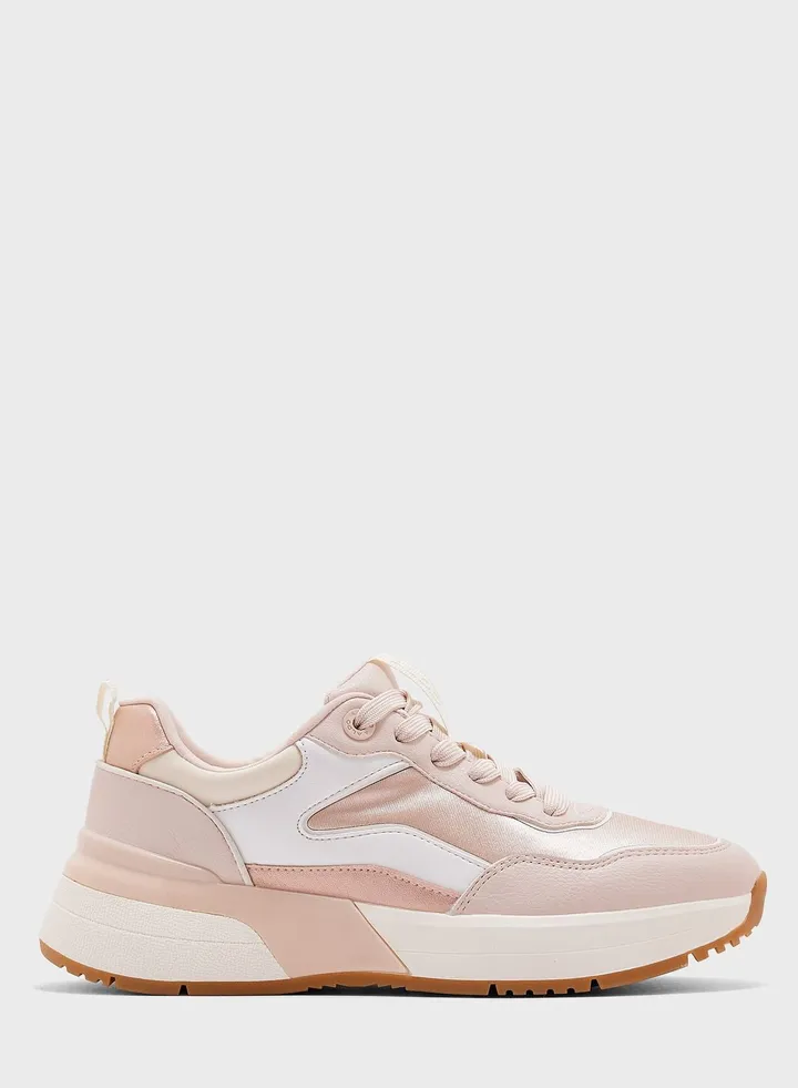 Dylana Low Top Sneakers