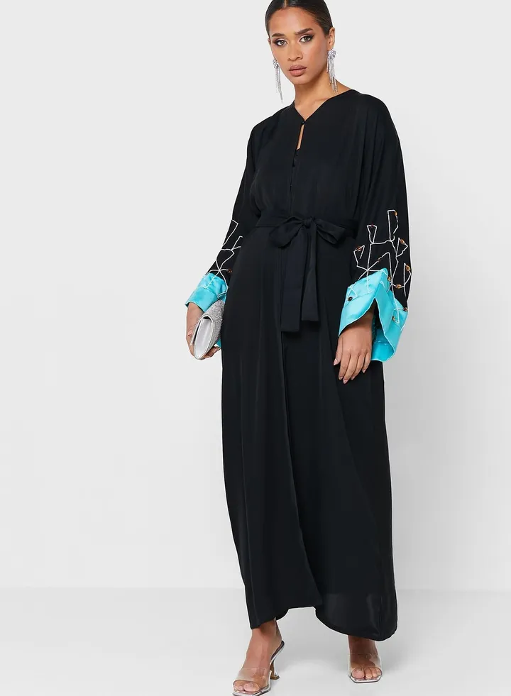 V-Neck Contrast Detail Abaya