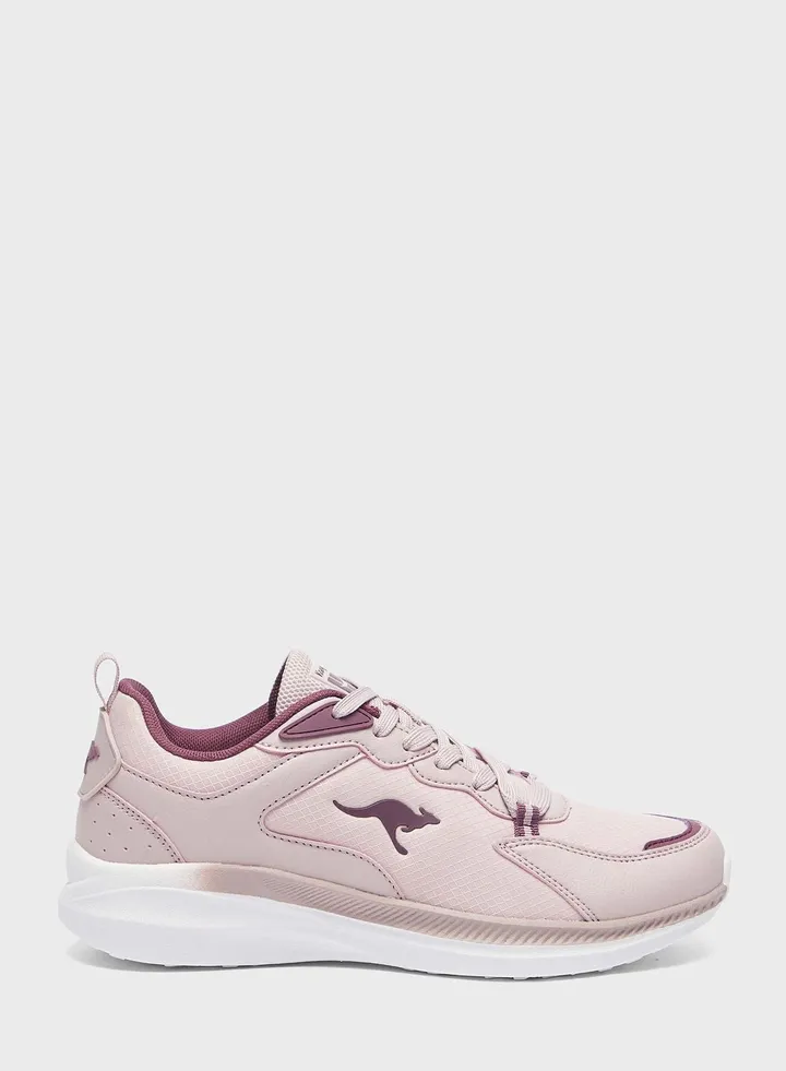 Women's Sports Shoes