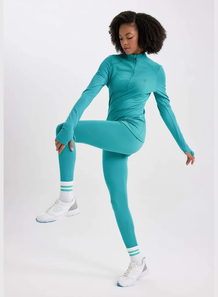 Woman Knitted Leggings
