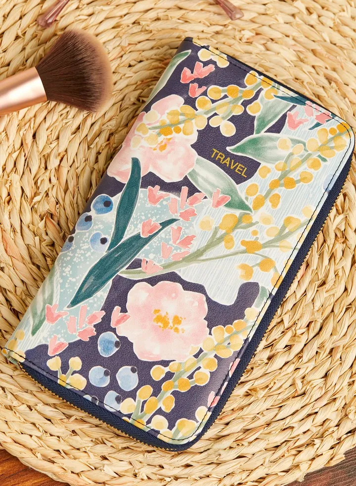 Eden Travel Wallet
