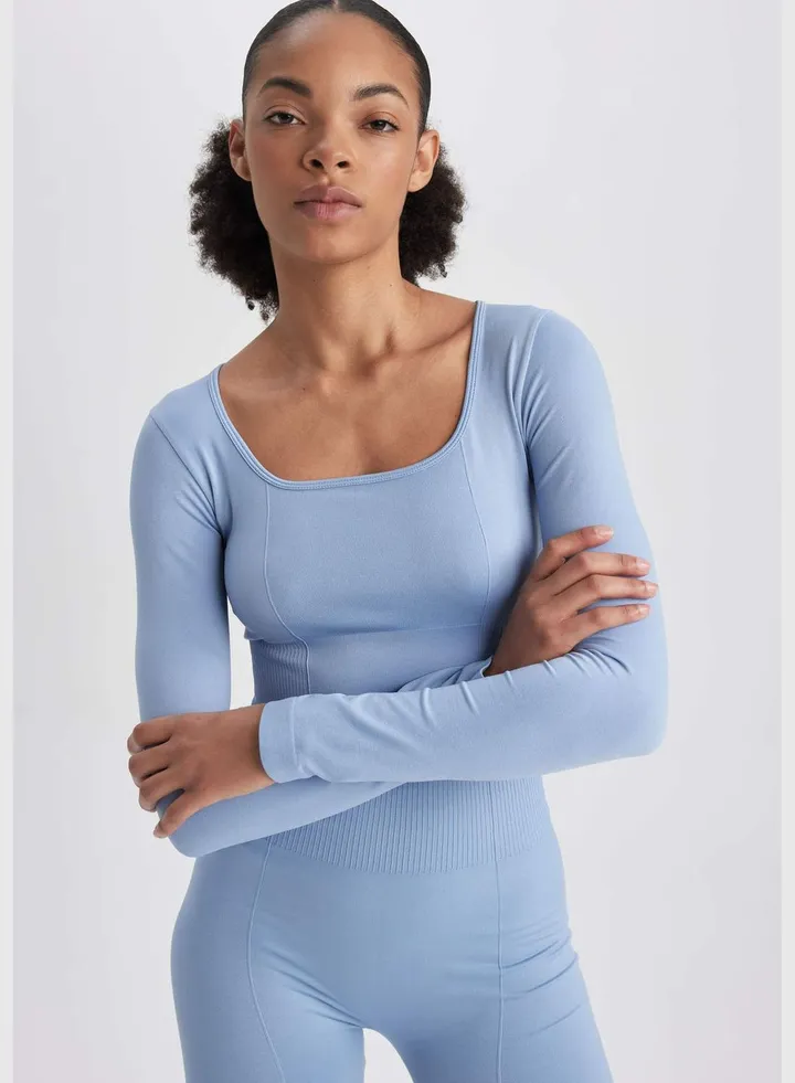 Woman Square Neck Knitted Long Sleeve T-Shirt