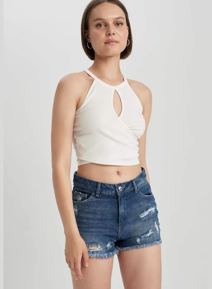 Fitted Sleeveless Camisole Crop Vest