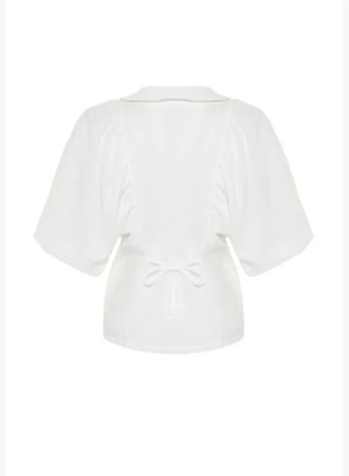 Ecru Back Lace Detail Woven Shirt TWOSS24GO00039