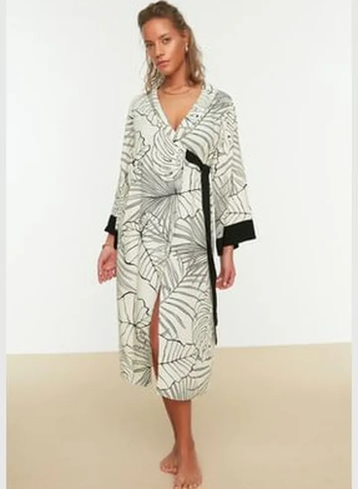 Black and White Print Detail Kimono & Kaftan