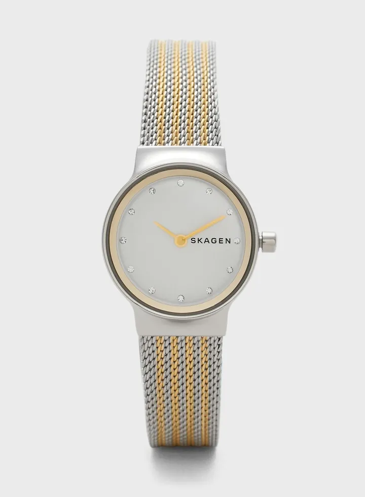 Mesh Strap Analog Watch