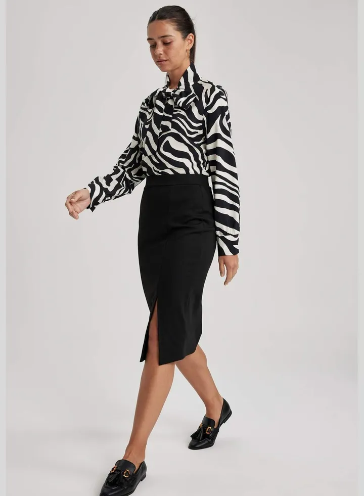 Woman Pencil Knitted Skirt