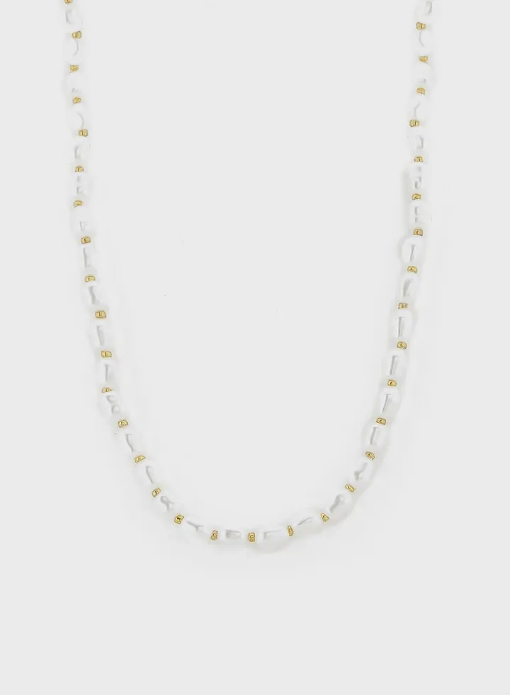 Vmthyia Necklace