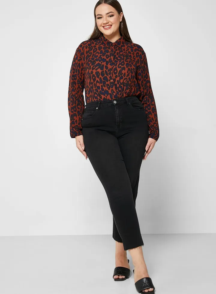 Raw Hem Detail Cropped Jeans