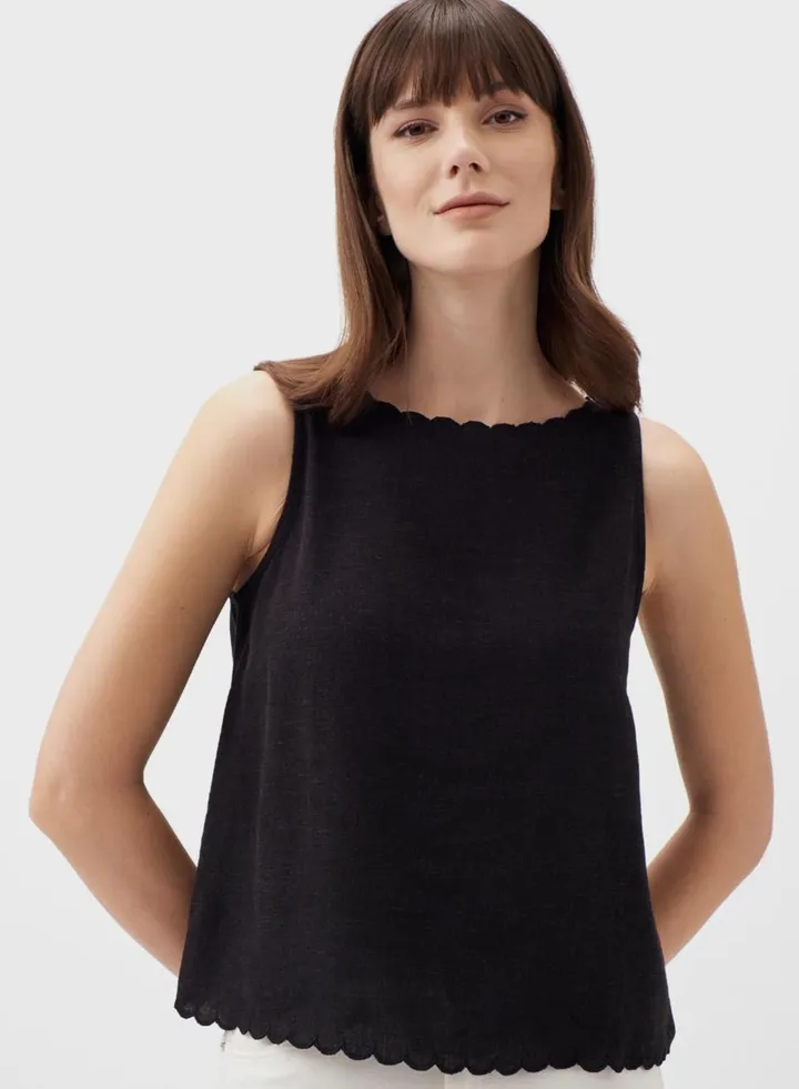 Sleeveless Boat Neck Top
