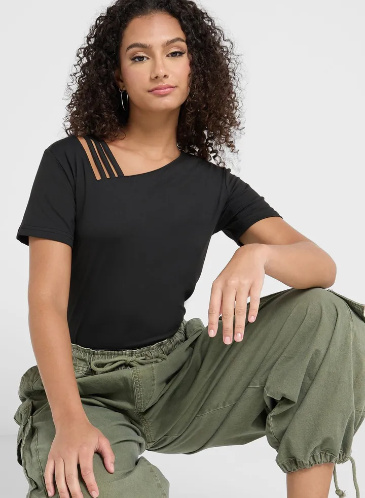 Regular T-Shirt With Cutout Detail