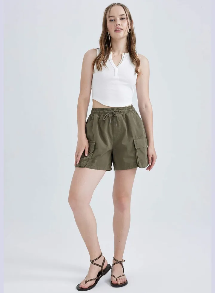 Woman Woven Short
