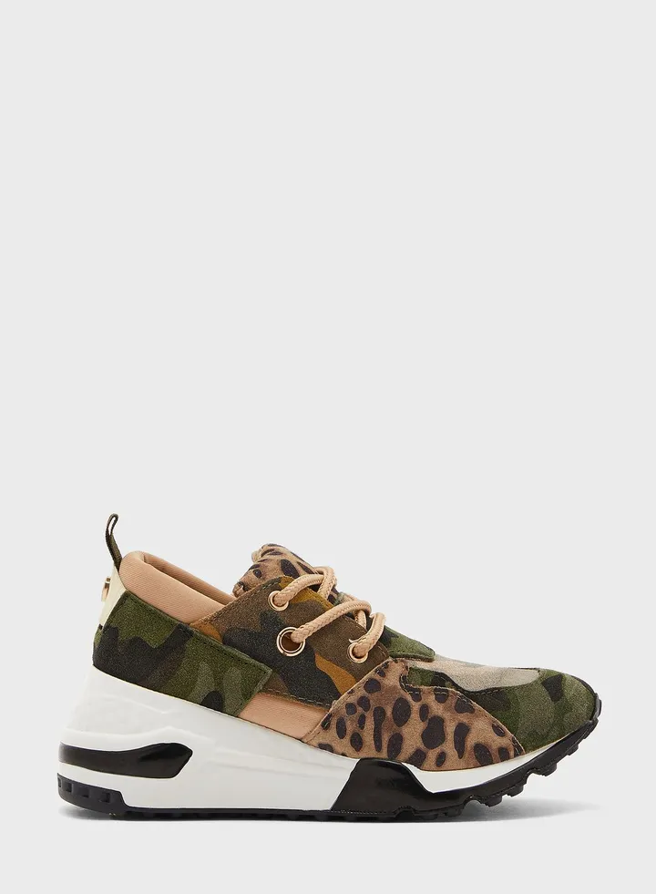 Cliff Low Top Sneaker