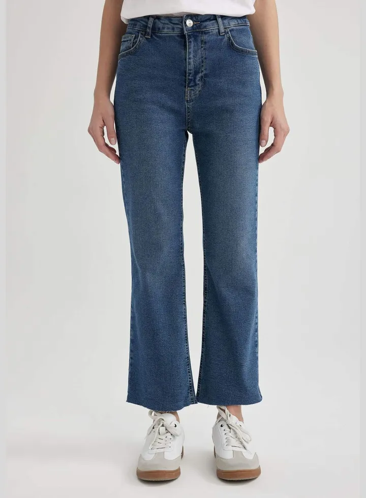 Woman Crop Flare Fit Jeans