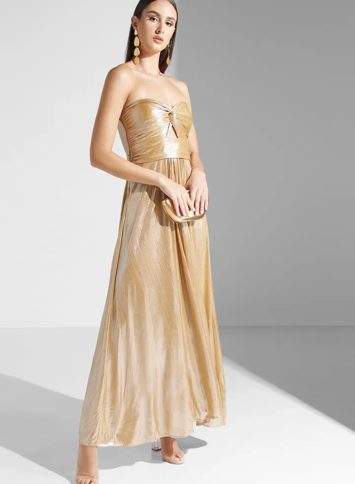 Sweetheart Dress With Cutout Detail