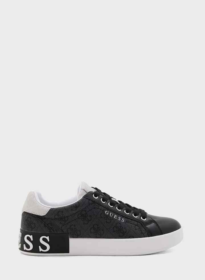 Corlan Low-Top Sneakers