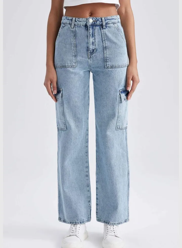 Woman Wideleg Cargo Denim Trousers