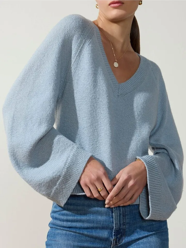 The Pia V-Neck