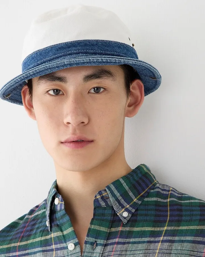 Bucket hat with snaps in denim twill