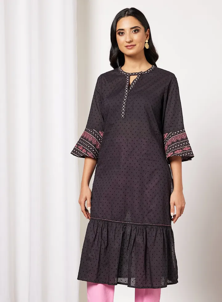 Ruffle Hem Plumeti Kurta Black